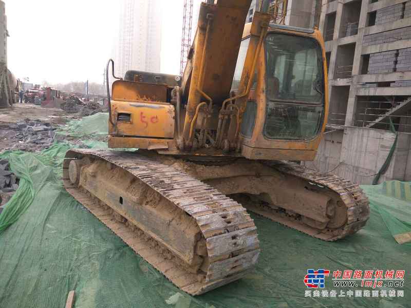 山东出售转让二手17000小时2004年现代R210挖掘机
