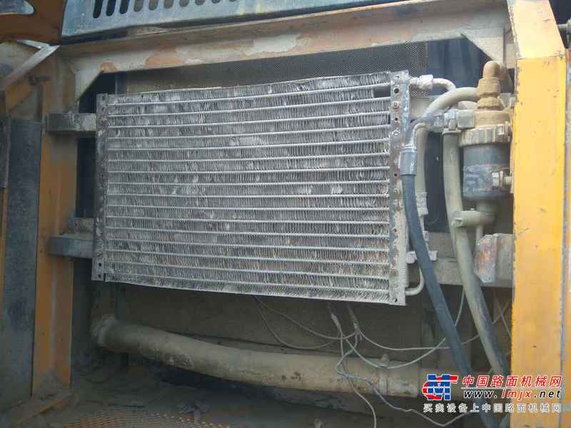 山东出售转让二手17000小时2004年现代R210挖掘机
