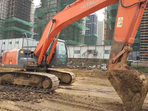安徽出售转让二手8621小时2010年日立ZX200挖掘机