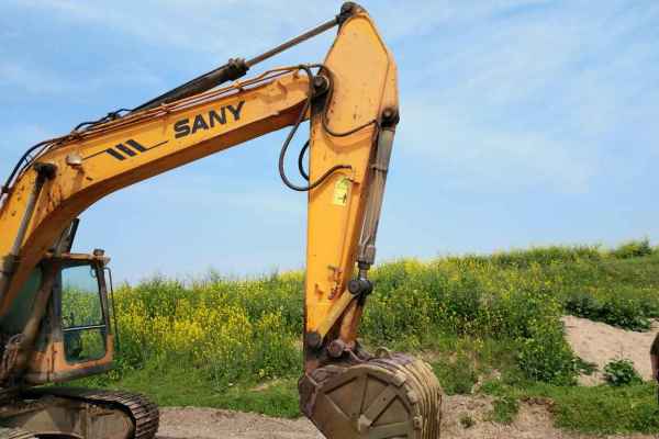 湖北出售转让二手8000小时2011年三一重工SY205C挖掘机