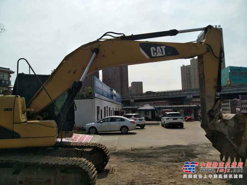 湖北出售转让二手5686小时2011年卡特彼勒320D挖掘机