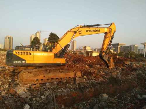 江西出售转让二手500小时2015年现代R335LC挖掘机
