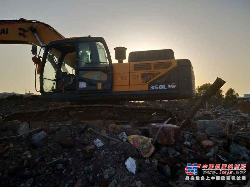 江西出售转让二手500小时2015年现代R335LC挖掘机
