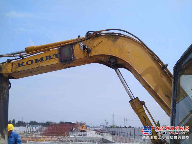 广东出售转让二手18000小时2003年小松PC60挖掘机