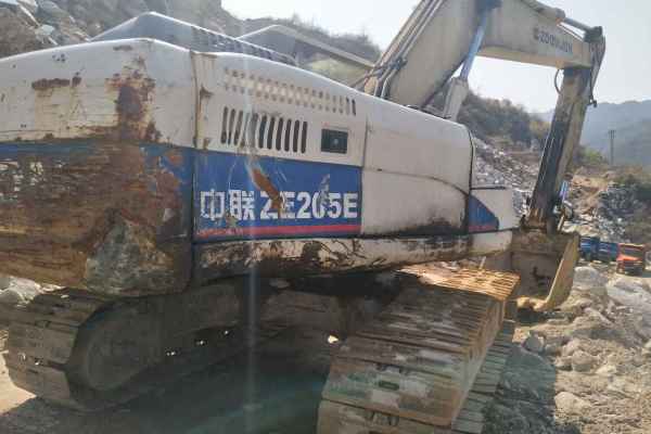 河南出售转让二手7100小时2011年中联重科ZE205E挖掘机