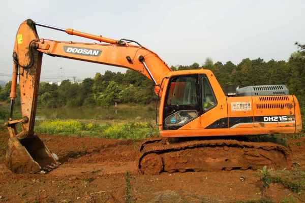 江西出售转让二手6100小时2011年斗山DH215挖掘机