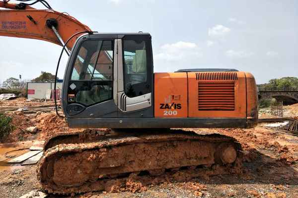 江西出售转让二手8500小时2010年日立ZX200LC挖掘机