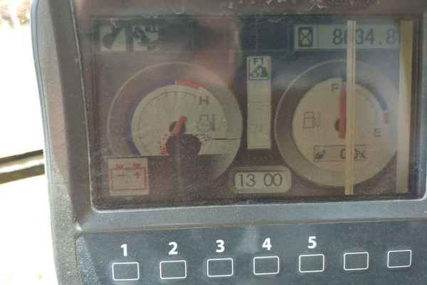 江西出售转让二手8500小时2010年日立ZX200LC挖掘机