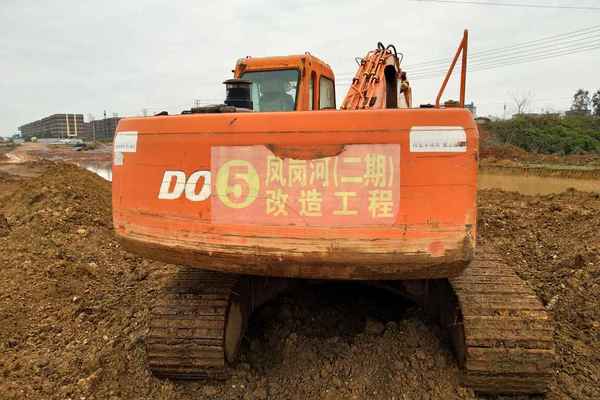 江西出售转让二手8000小时2010年斗山DH225挖掘机