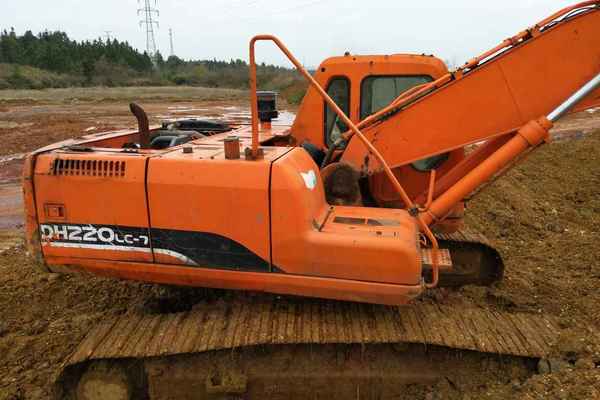 江西出售转让二手8000小时2010年斗山DH225挖掘机