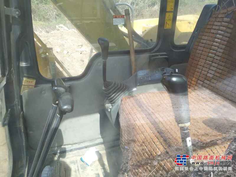 河南出售转让二手8566小时2010年小松PC60挖掘机