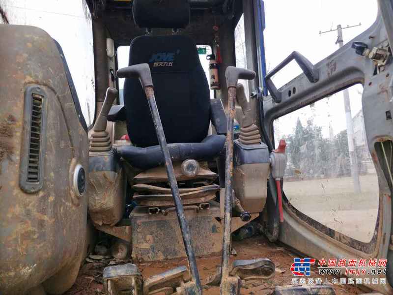江西出售转让二手8900小时2011年恒天九五重工JV150挖掘机
