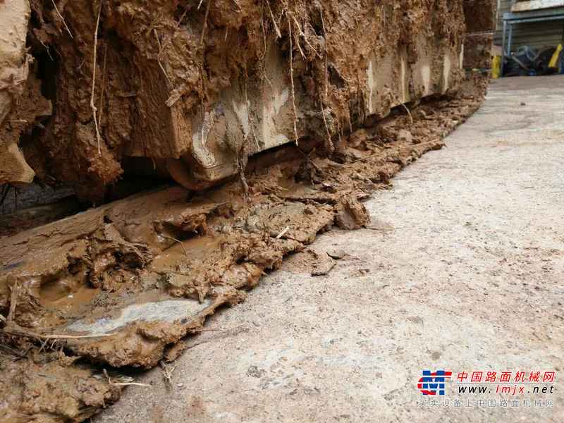 江西出售转让二手8000小时2010年现代R55挖掘机