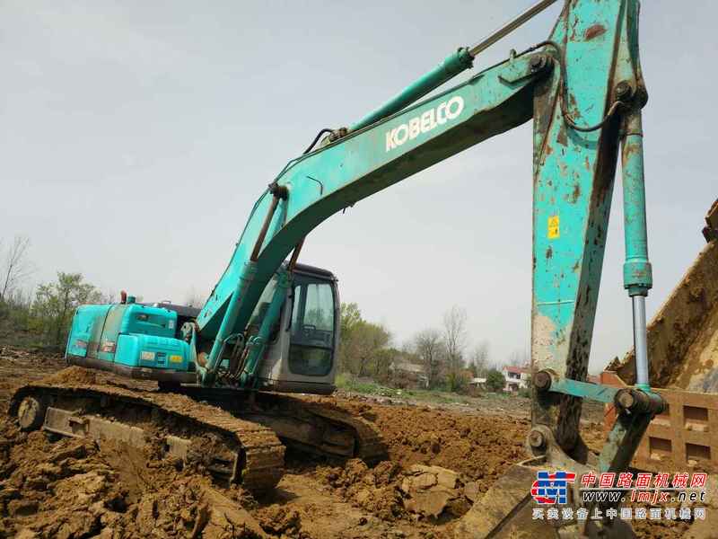 湖北出售转让二手11000小时2009年神钢SK210LC挖掘机