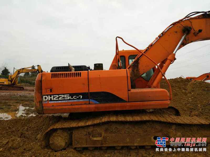 江西出售转让二手12000小时2010年斗山DH225挖掘机