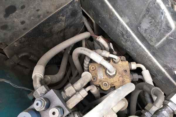 辽宁出售转让二手6000小时2011年福田雷沃FR65V8挖掘机