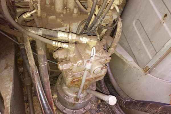 江西出售转让二手6700小时2011年日立ZX130H挖掘机