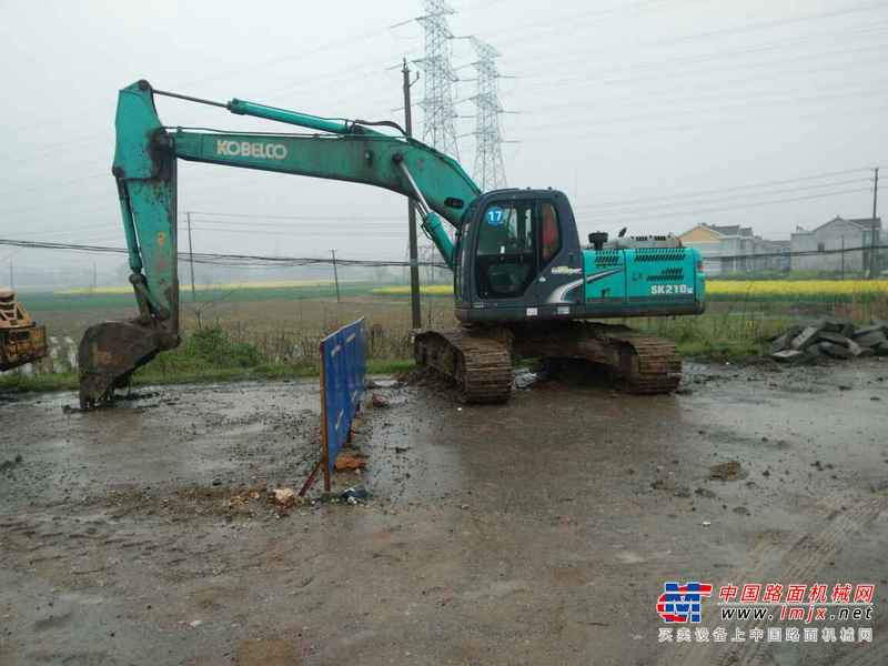 安徽出售转让二手15000小时2010年神钢SK210LC挖掘机