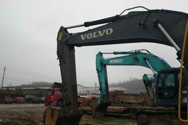 湖北出售转让二手6600小时2012年沃尔沃EC210BLC挖掘机