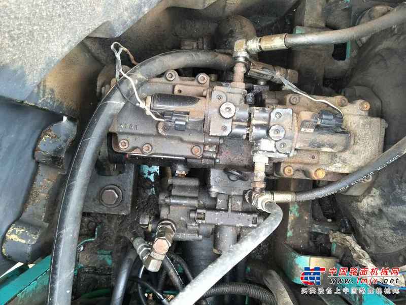 江西出售转让二手7800小时2006年神钢SK135SR挖掘机