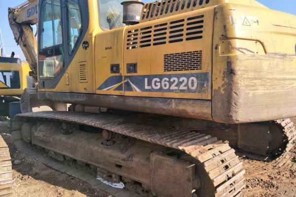 云南出售转让二手7823小时2010年临工LG6210挖掘机