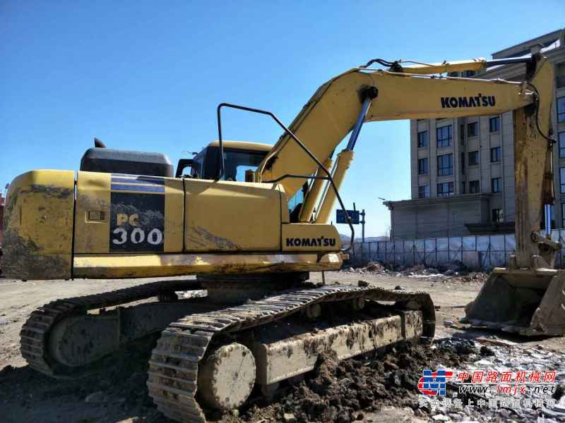 辽宁出售转让二手15000小时2011年小松PC220挖掘机