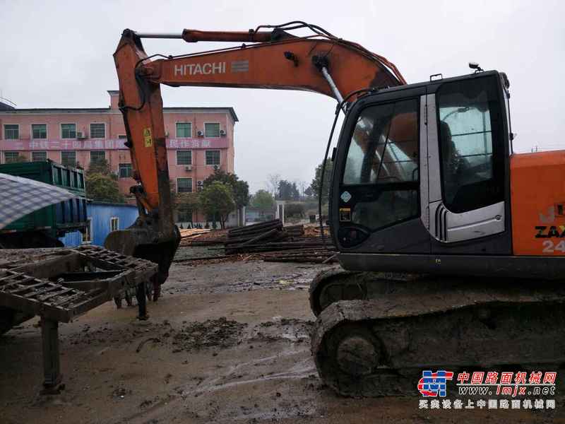 江西出售转让二手7600小时2010年日立ZX200挖掘机