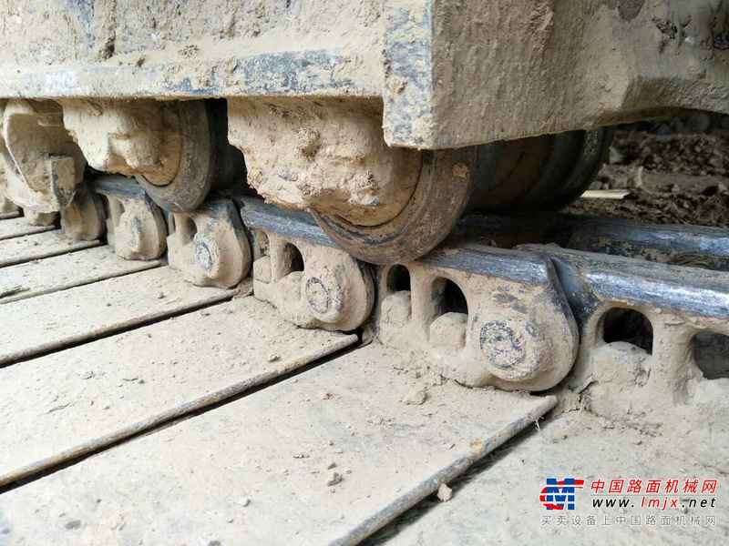 河南出售转让二手5200小时2013年龙工LG6225挖掘机
