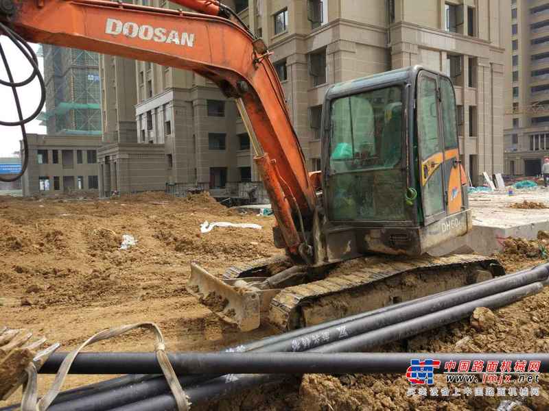 安徽出售转让二手8569小时2011年斗山DH60挖掘机