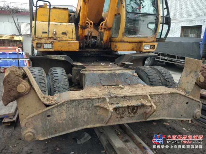陕西出售转让二手5000小时2010年现代轮挖R210W挖掘机