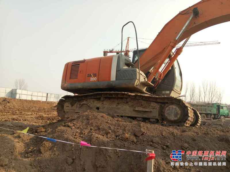 山东出售转让二手6000小时2010年日立ZX200挖掘机