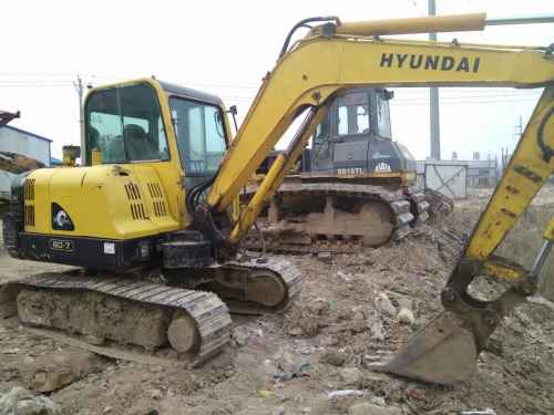 山东出售转让二手8000小时2009年现代R60挖掘机