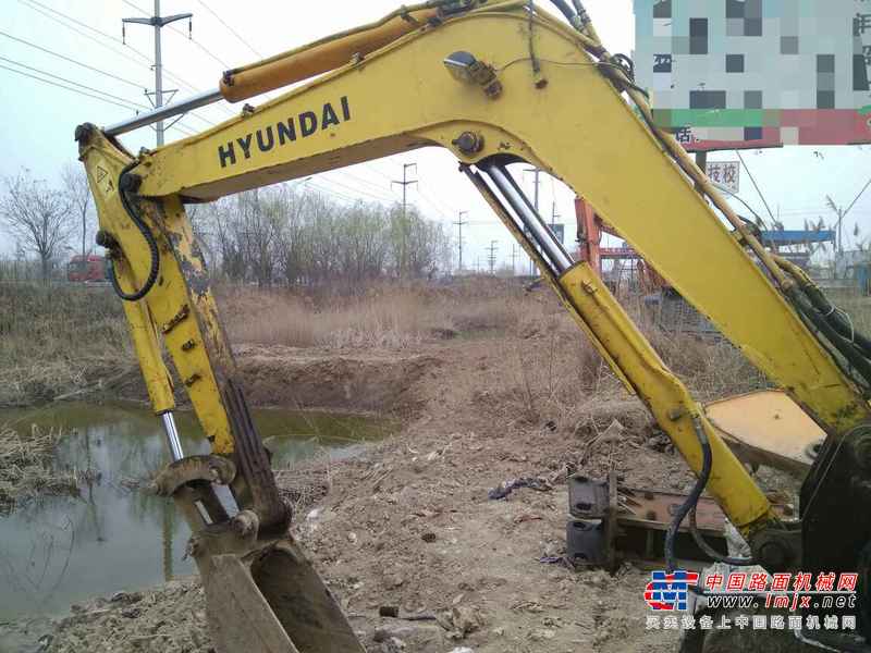 山东出售转让二手8000小时2009年现代R60挖掘机