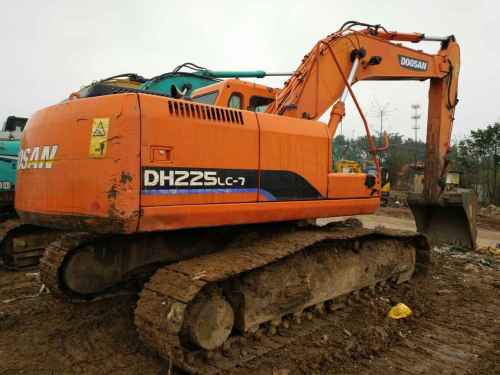 广西出售转让二手9000小时2010年斗山DH225挖掘机