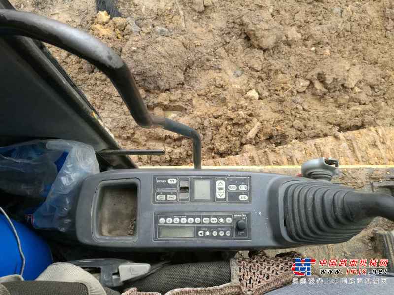 贵州出售转让二手9800小时2009年小松PC200挖掘机