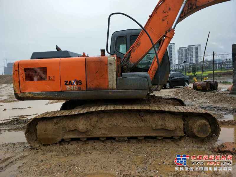 江西出售转让二手7000小时2010年日立ZX200挖掘机