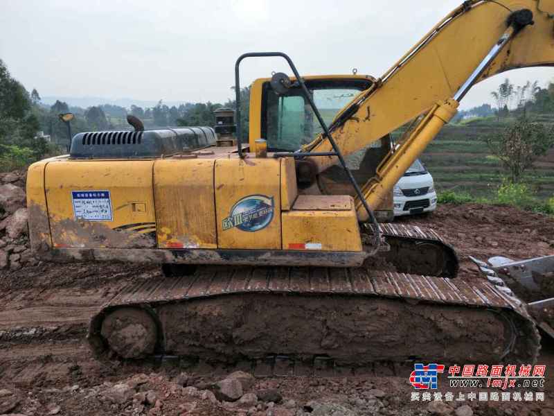 四川出售转让二手2132小时2011年山重建机JCM921D挖掘机