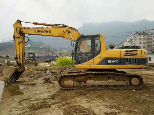 湖北出售转让二手10500小时2010年柳工CLG922挖掘机