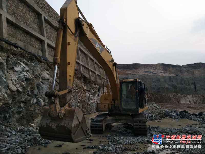 河南出售转让二手7500小时2006年卡特彼勒320C挖掘机