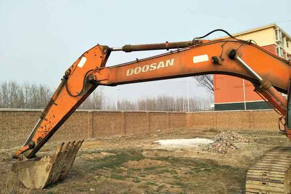 河南出售转让二手12000小时2005年大宇DH220LC挖掘机