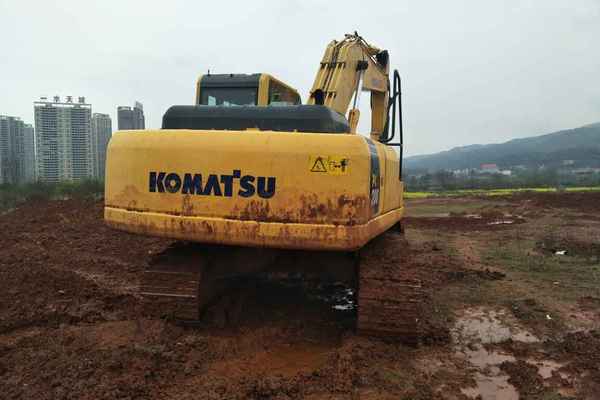江西出售转让二手8000小时2011年小松PC200挖掘机