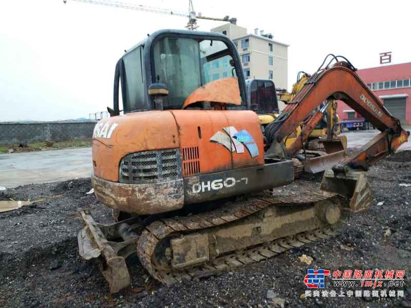 湖北出售转让二手8000小时2009年斗山DX60挖掘机