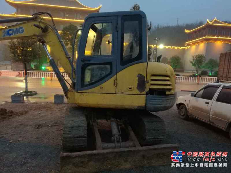 贵州出售转让二手3900小时2013年徐工XE65D挖掘机
