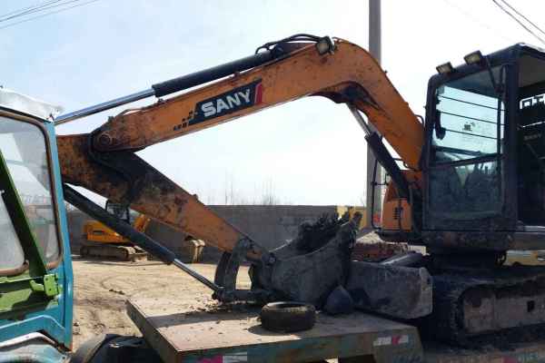 山东出售转让二手4000小时2013年三一重工SY65C挖掘机
