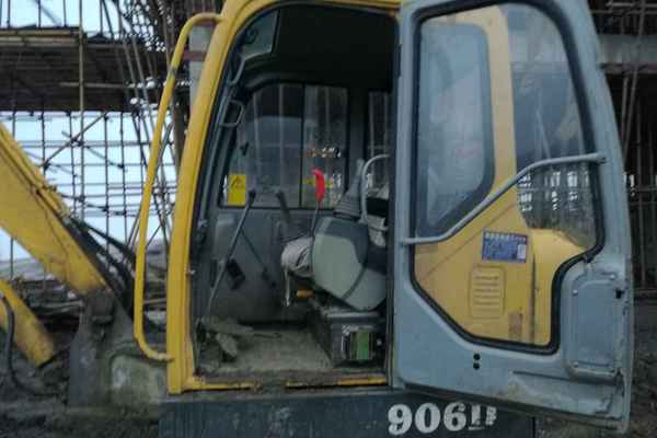 贵州出售转让二手3600小时2015年山重建机JCM906D挖掘机