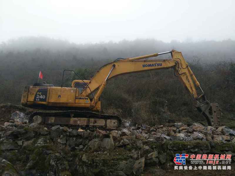 贵州出售转让二手9371小时2010年徐挖XCG240LC挖掘机