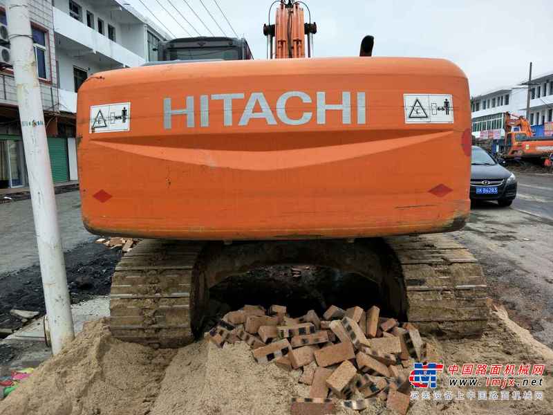 江西出售转让二手10000小时2009年日立ZX200挖掘机