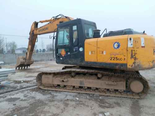 江苏出售转让二手8500小时2011年现代R225LC挖掘机