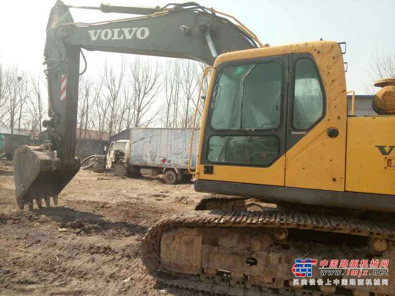 山东出售转让二手7000小时2009年沃尔沃EC240B挖掘机