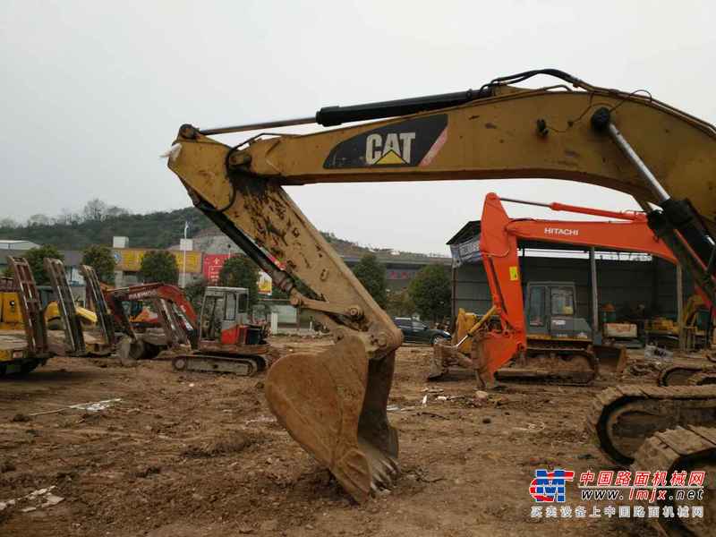 湖北出售转让二手8000小时2012年卡特彼勒320D挖掘机